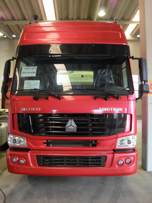Truck cor cereja